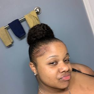 Meet your Posher, Clenesha